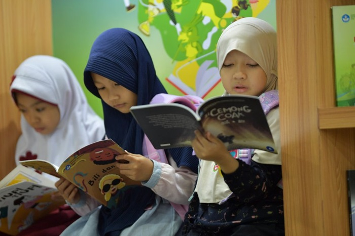 Anti Klimaks, Polemik Sastra Masuk Kurikulum